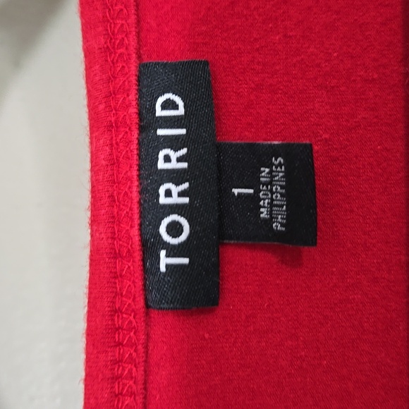 Torrid Red V-Neck 3/4 Sleeve Top Torrid Size 1 - Picture 2 of 5